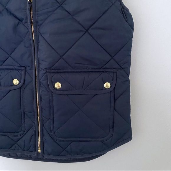 NWT J. Crew Factory Puffer vest with snap pockets - Picture 5 of 7